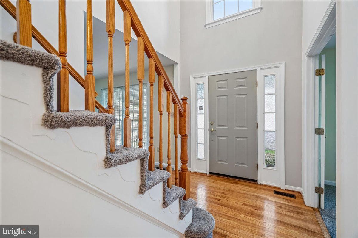 8010 Craddock Road photo 4