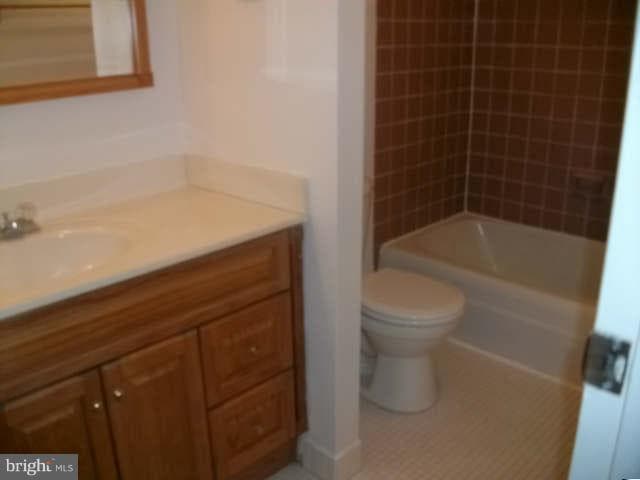 8489 Greenbelt Road #202 photo 2