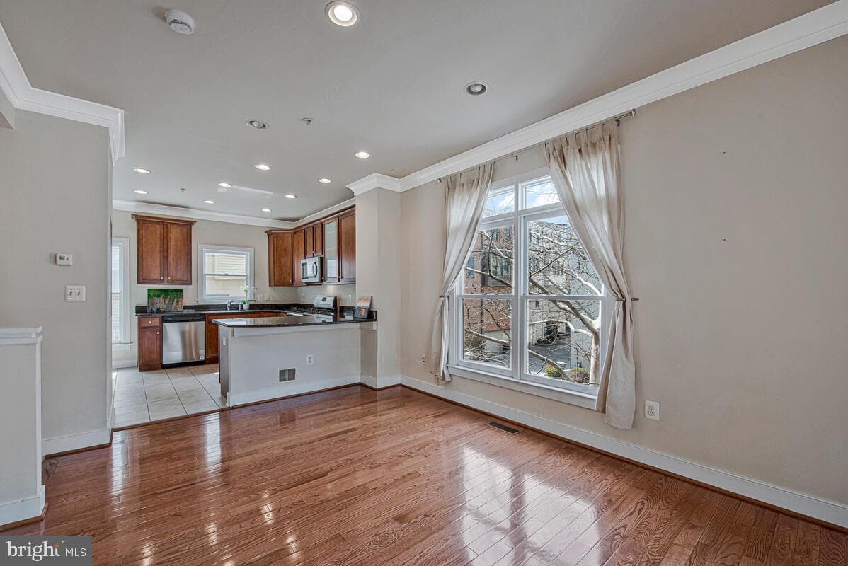 5701 44th Avenue photo 18