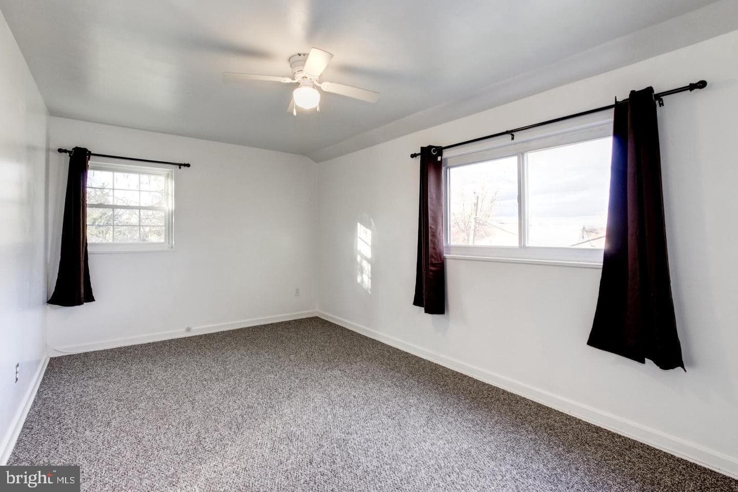 5907 Longfellow Street photo 11