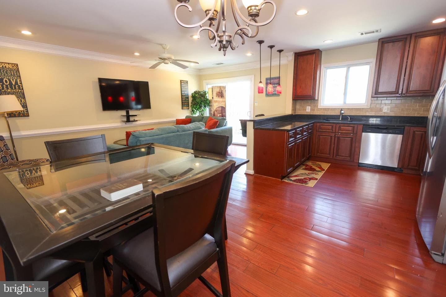 7512 Courtney Place photo 10