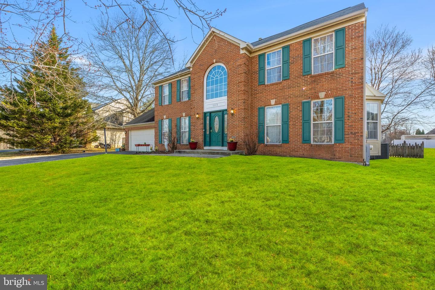 1115 Danbury Drive photo 2
