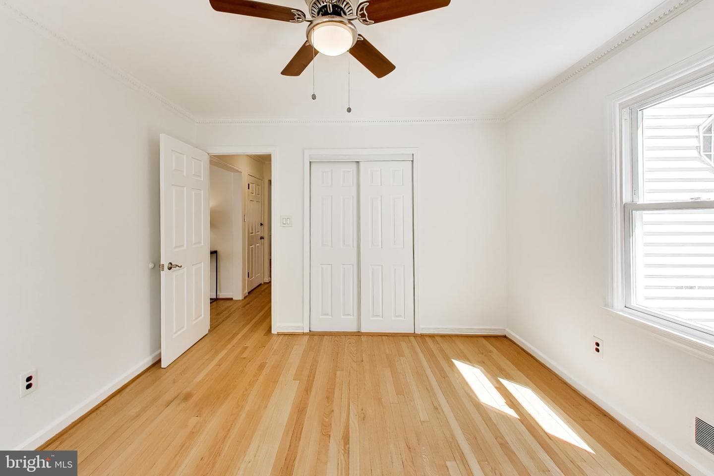 5823 Dewey Street photo 15