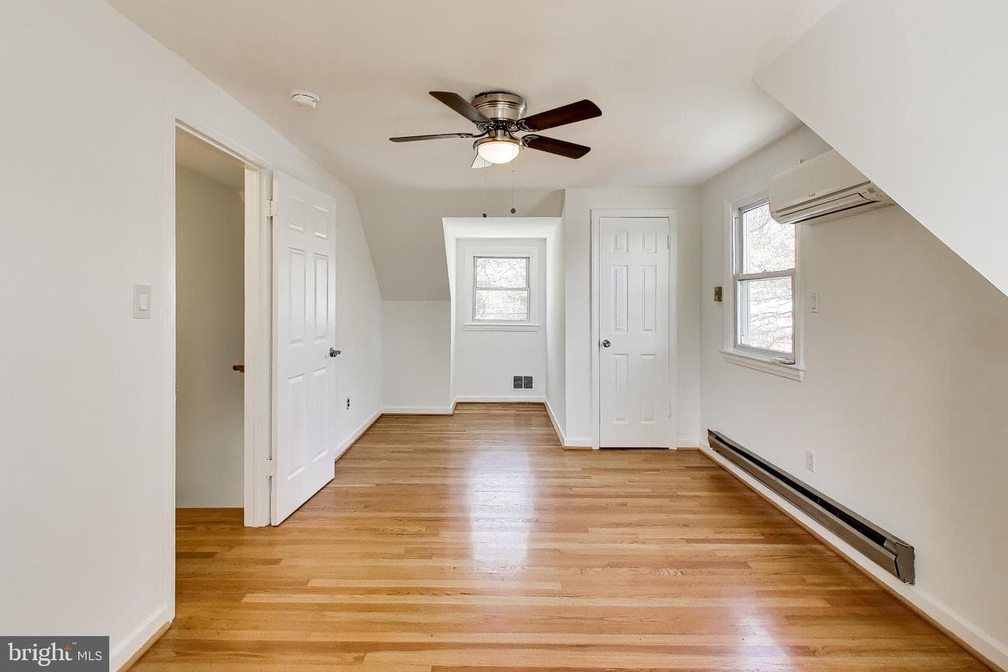 5823 Dewey Street photo 25