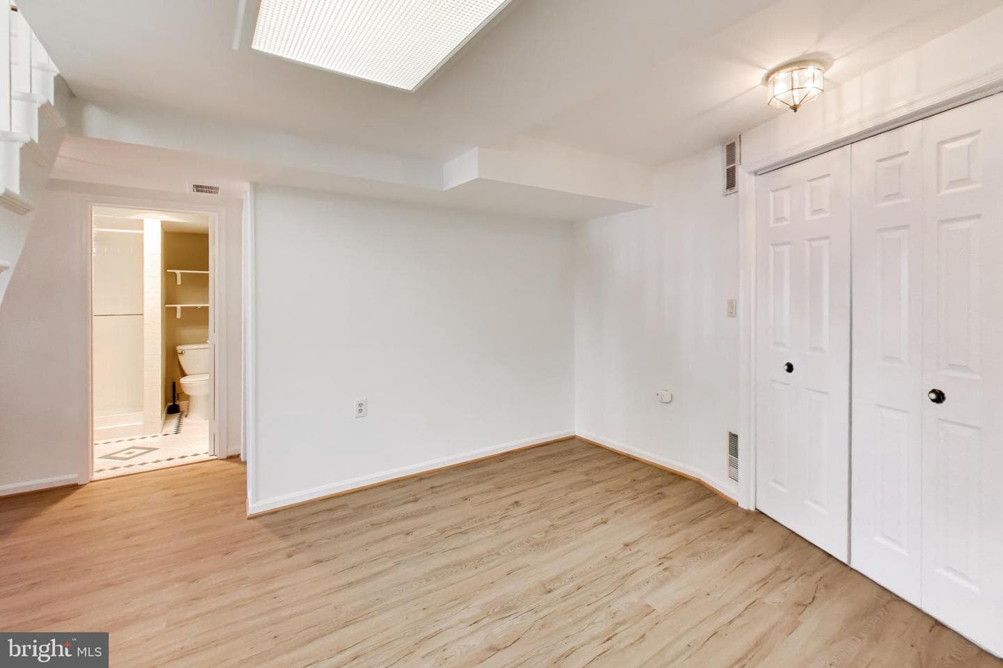 5823 Dewey Street photo 30
