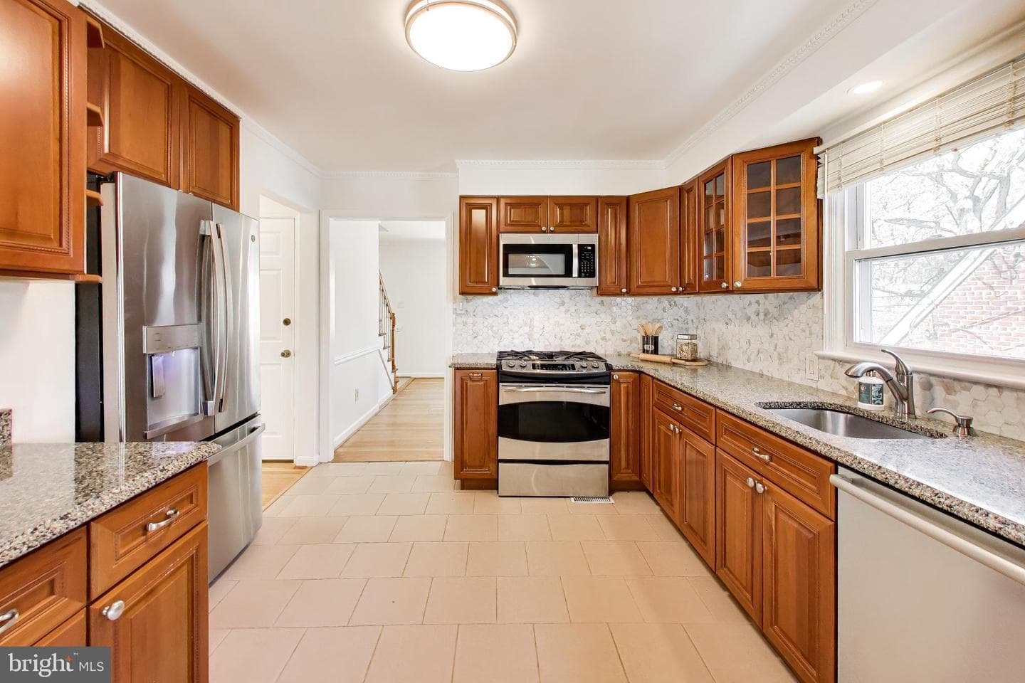 5823 Dewey Street photo 9