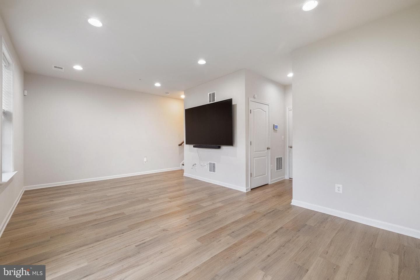1076 Overlook Way photo 15