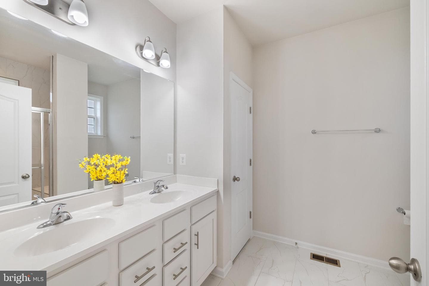 1076 Overlook Way photo 18