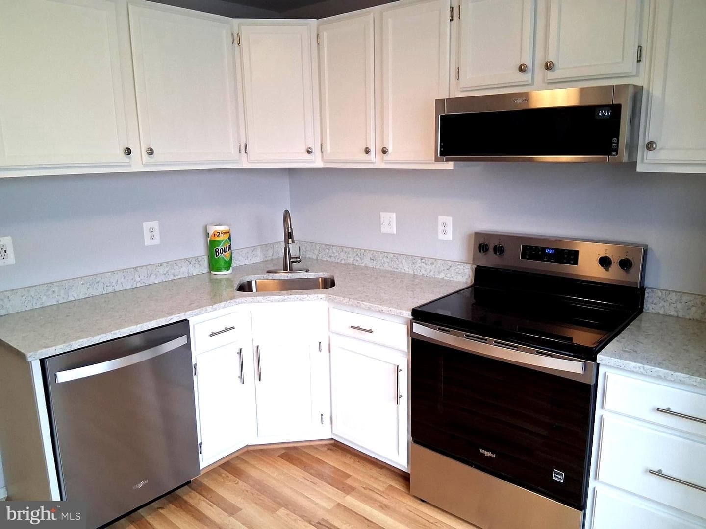 121 Firethorn Court #11-5 photo 8