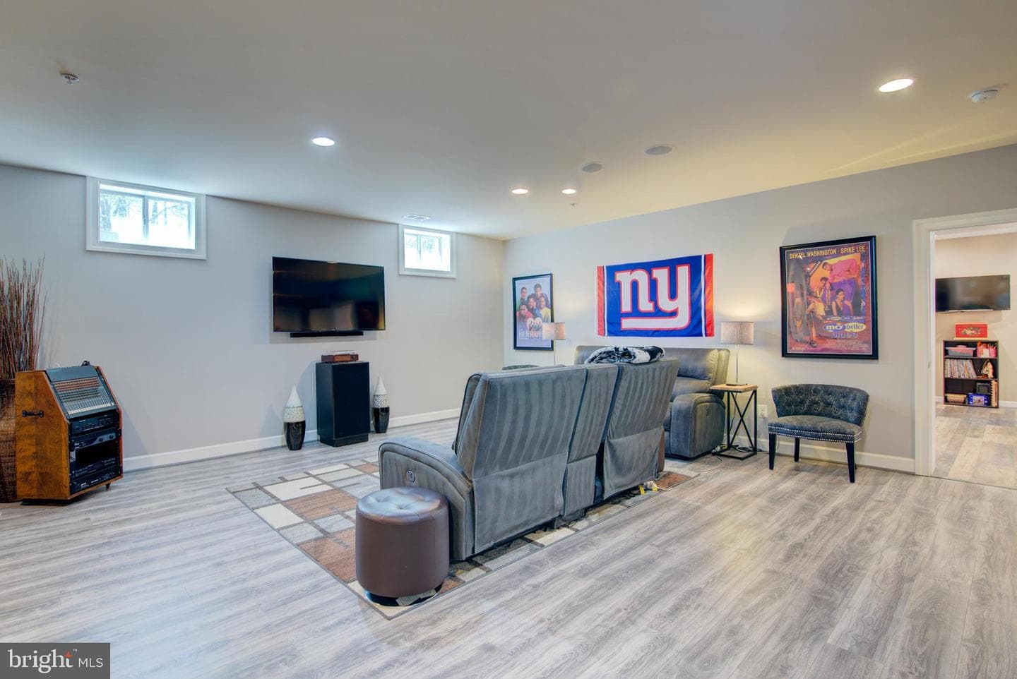 6711 Chatham Park Drive photo 4