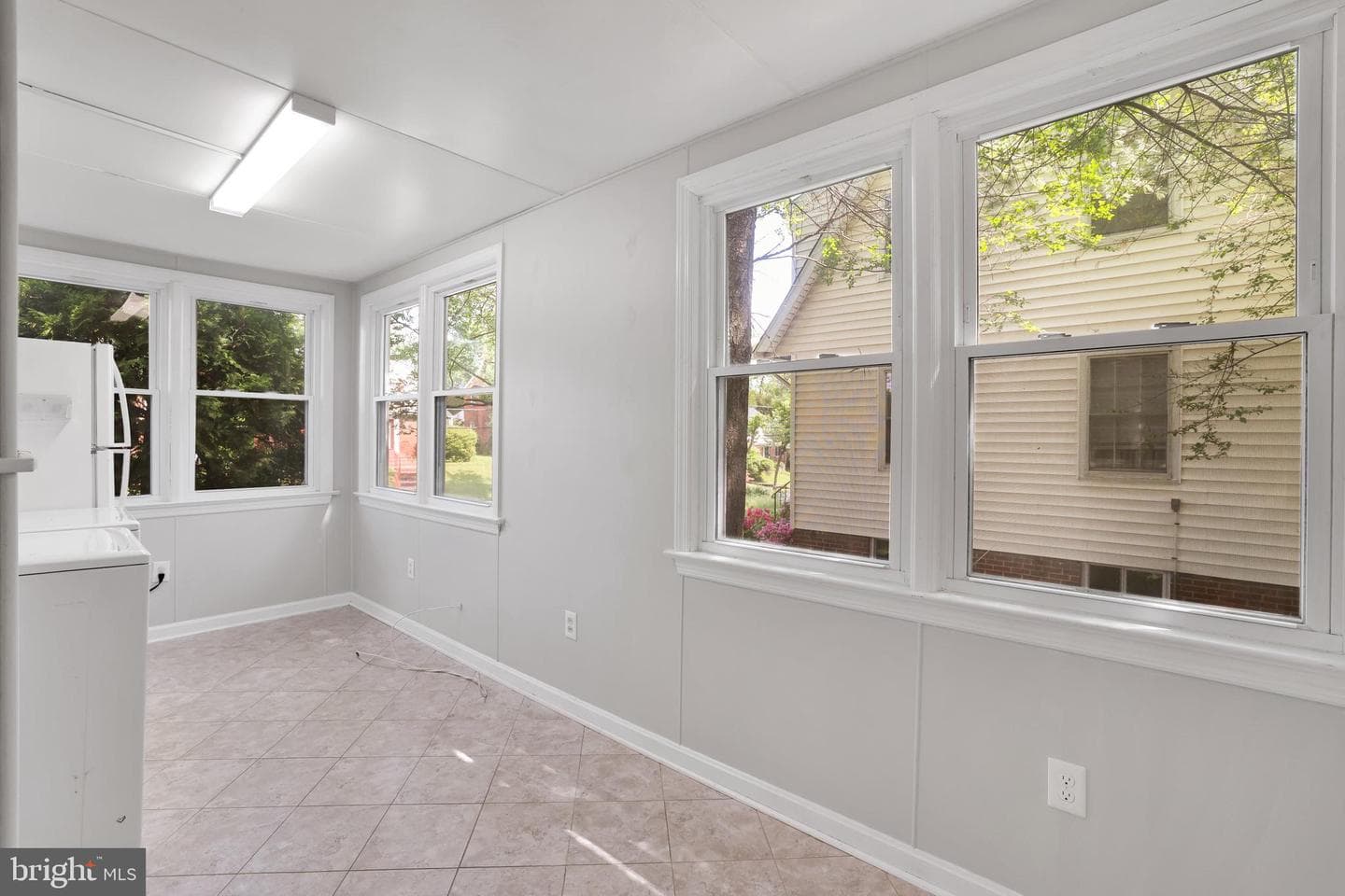 5807 Carlyle photo 36