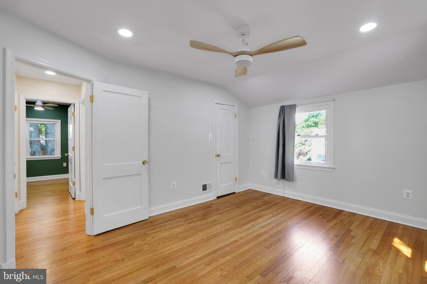 5807 Carlyle photo 43