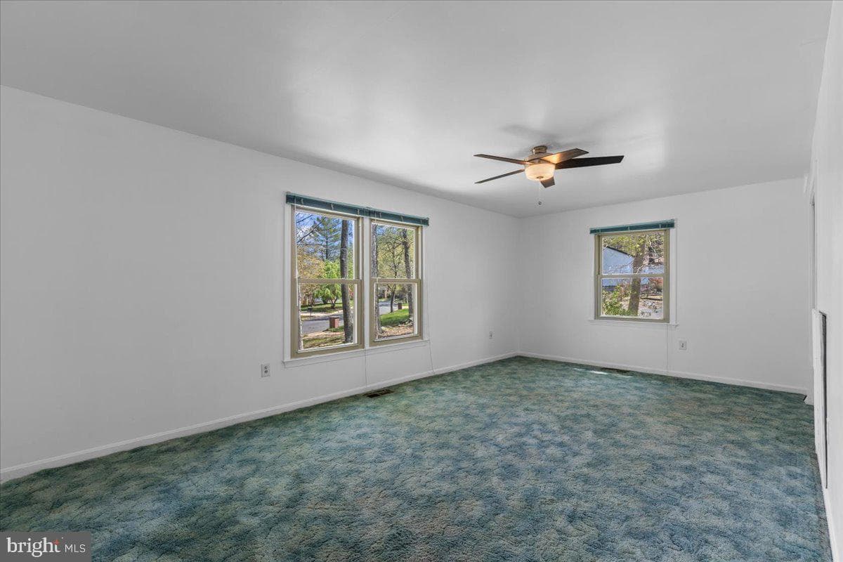 727 Gleneagles Drive photo 35