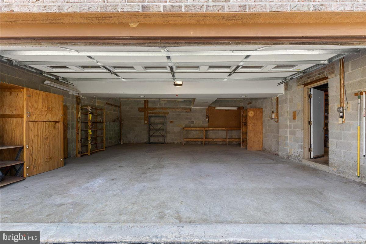 727 Gleneagles Drive photo 37