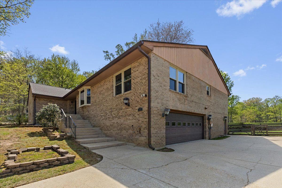 727 Gleneagles Drive photo 5