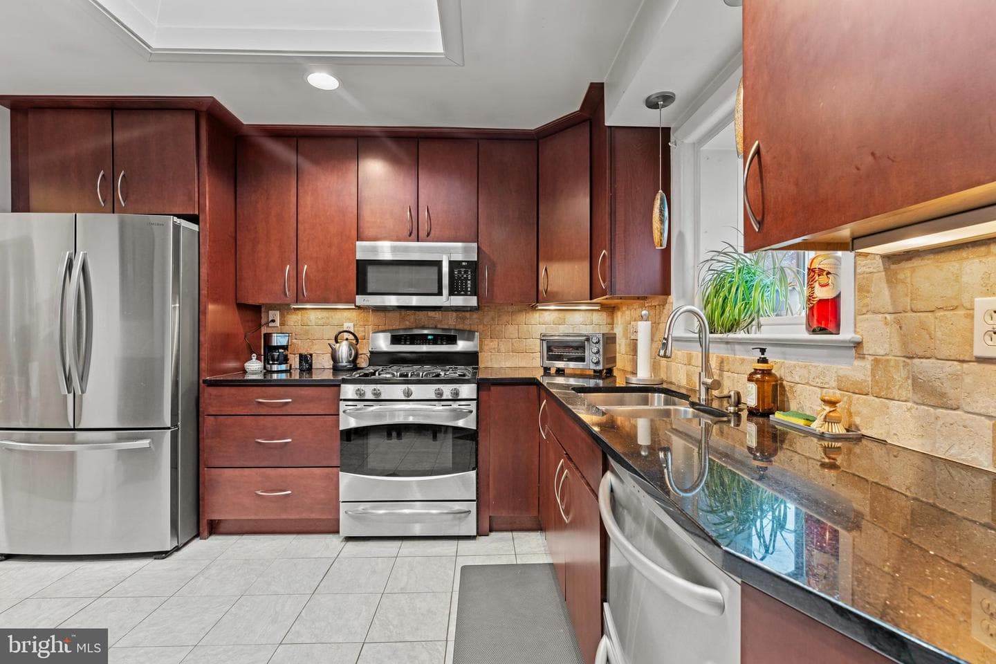 6805 Pamela Lane photo 9