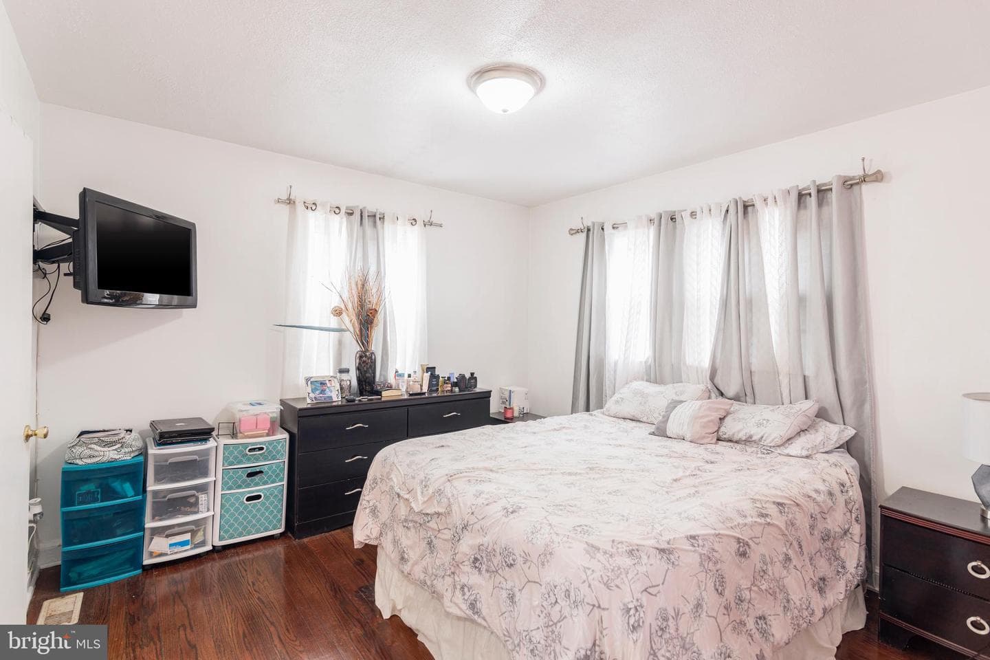 9406 Sheridan Street photo 11