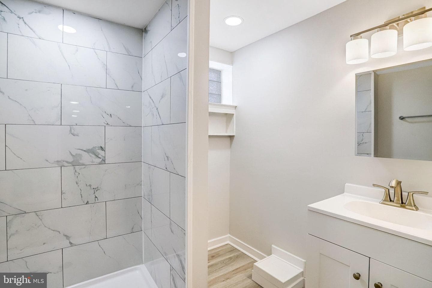 8124 Gavin Street photo 21