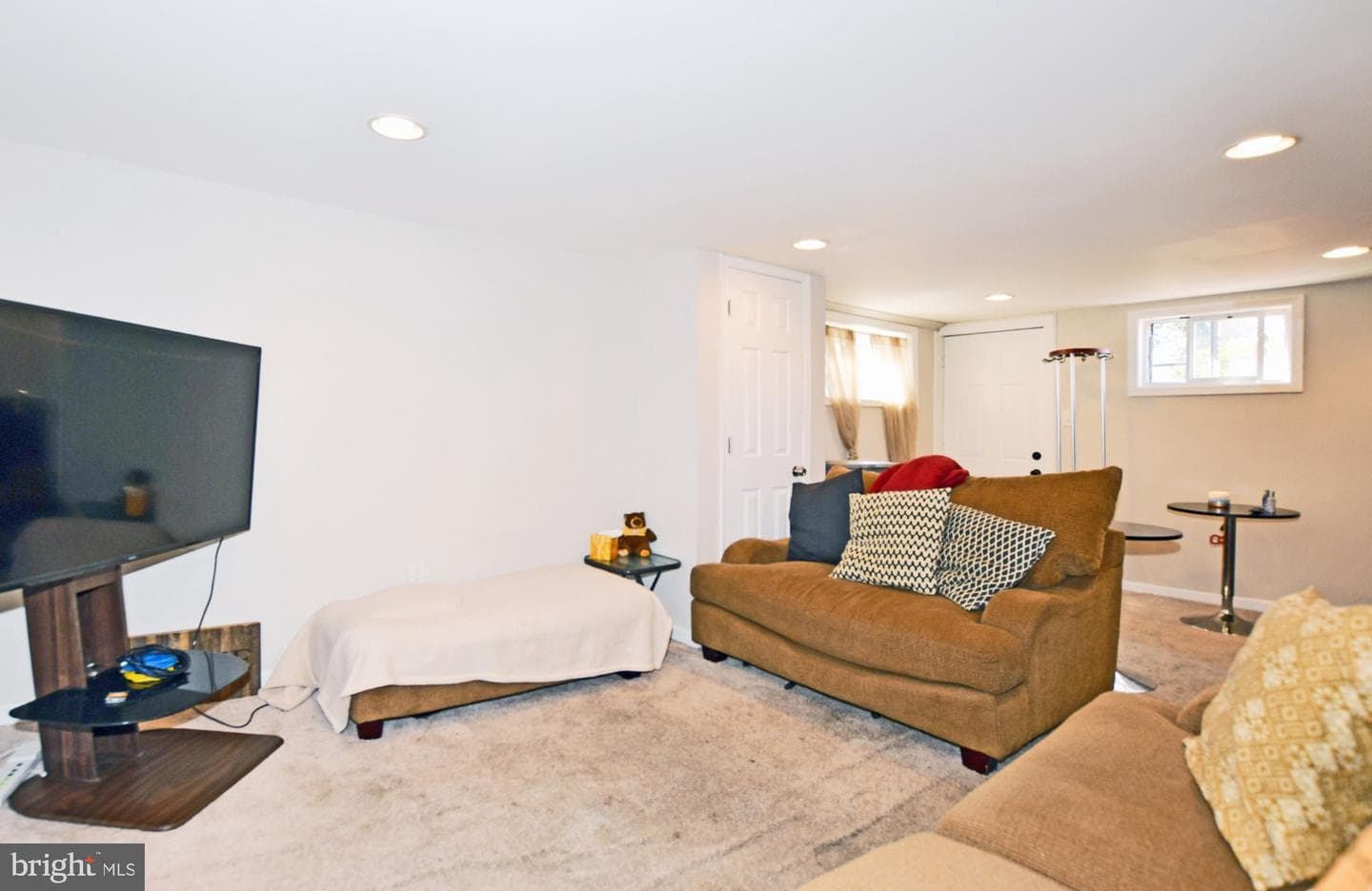 912 Irvington Street photo 24