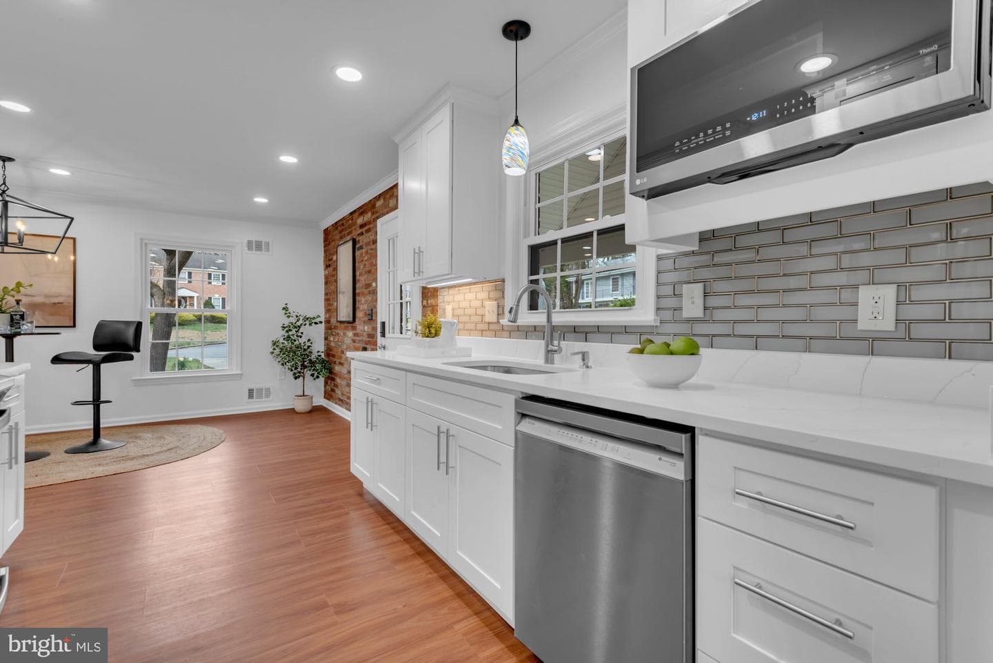 10115 Chickadee Lane photo 12