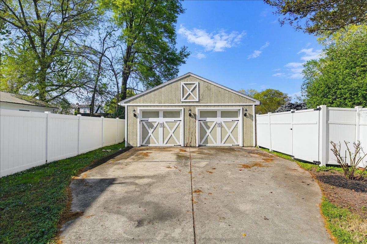 328 Laurel Avenue photo 46