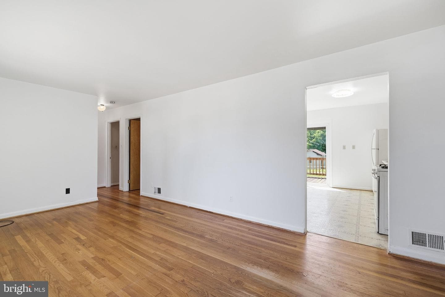 9205 4th Street photo 6