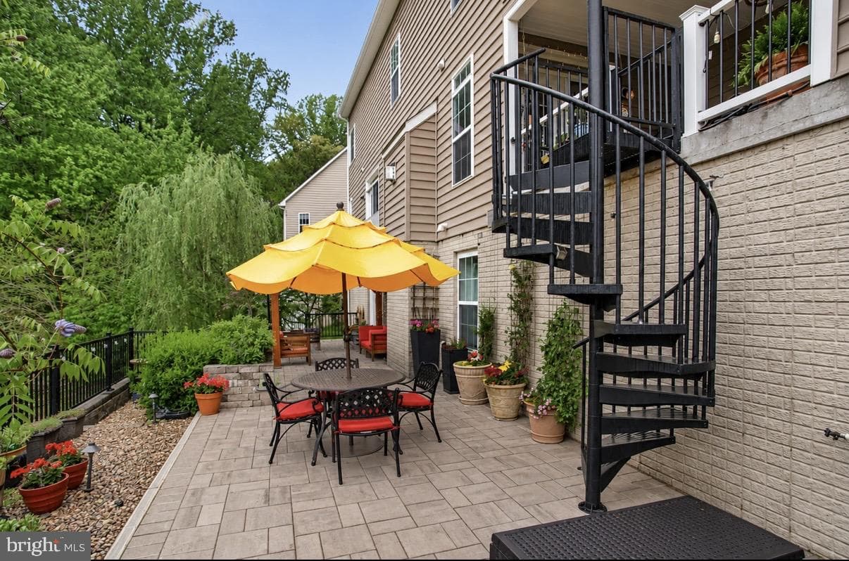 4205 Captain Perry Court photo 4