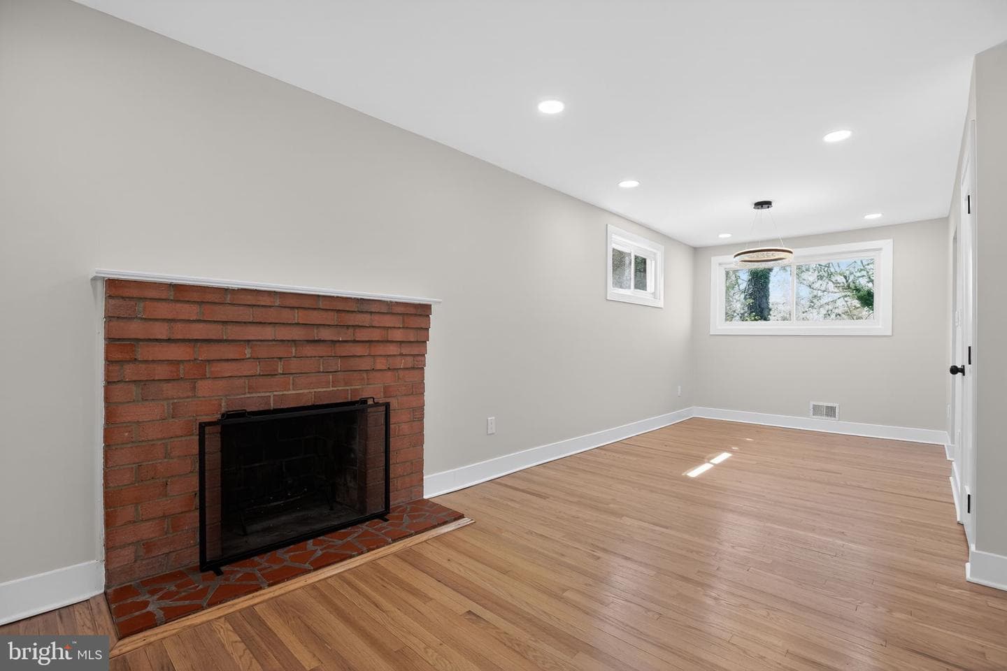 7303 Epping Avenue photo 11