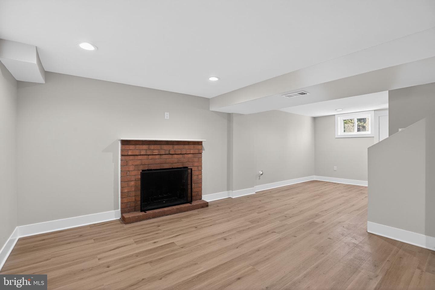 7303 Epping Avenue photo 26