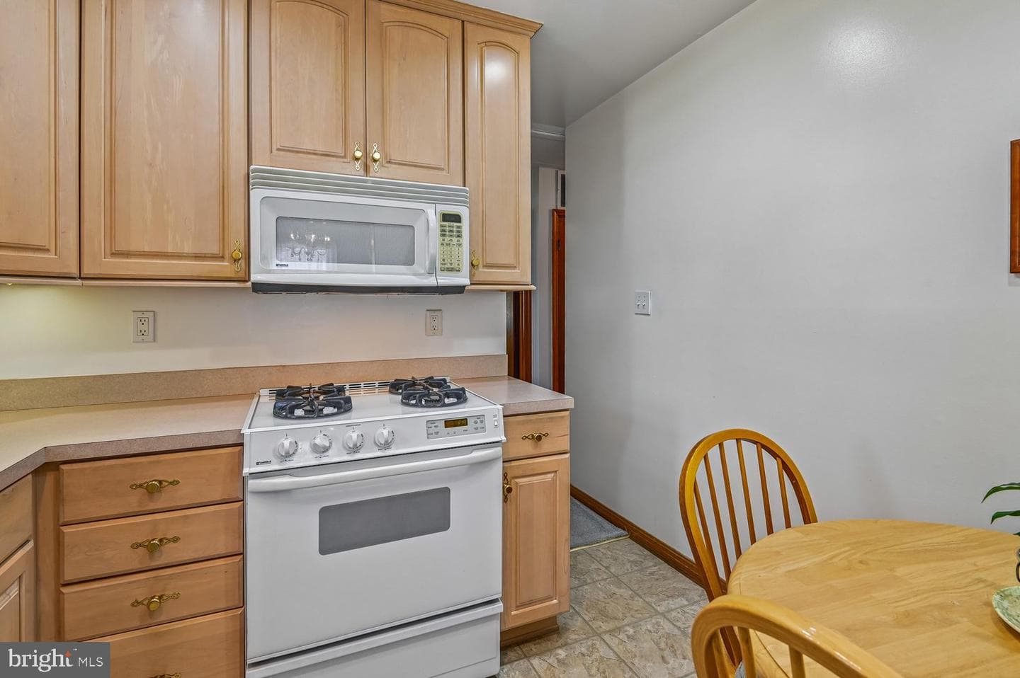 4704 Cardinal Avenue photo 11