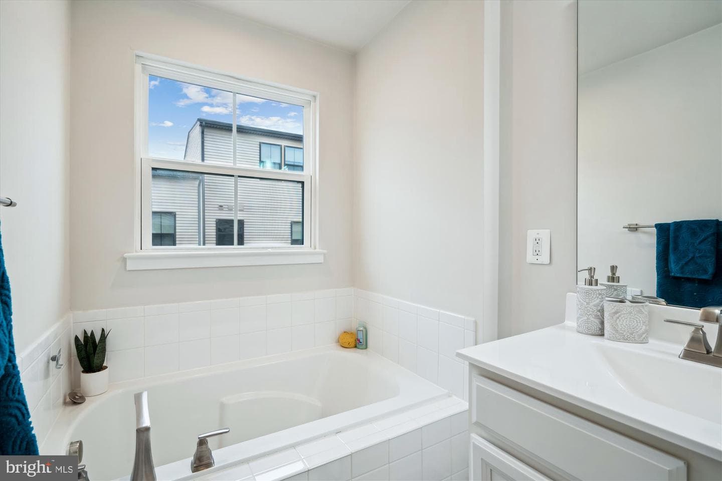 2824 Lewis Avenue photo 21