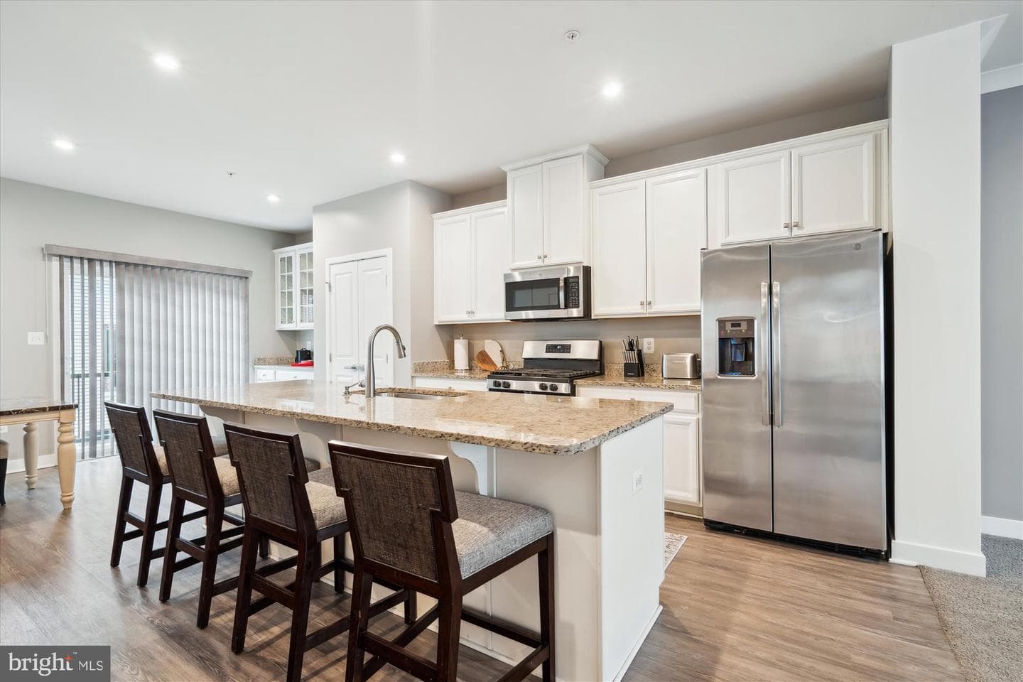 2824 Lewis Avenue photo 6
