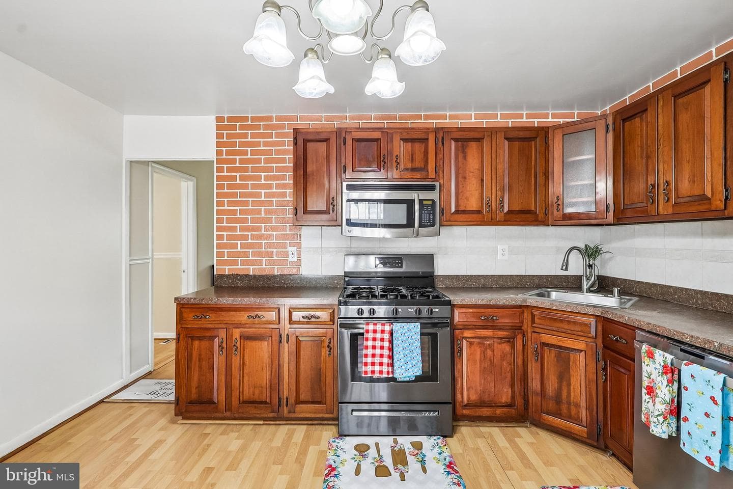 5631 Ellerbie Street photo 5