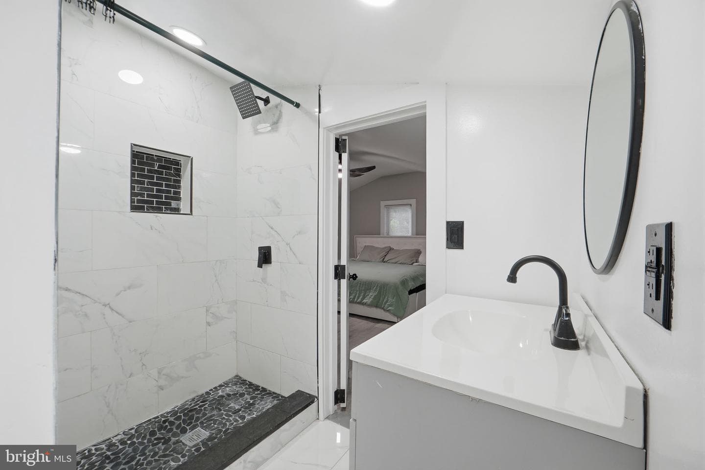 5906 Berwyn Road photo 18