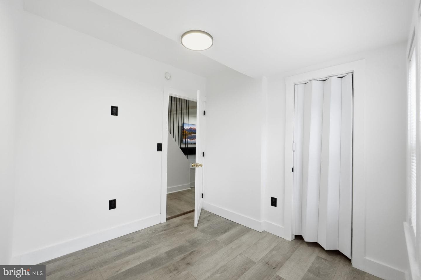 5906 Berwyn Road photo 29