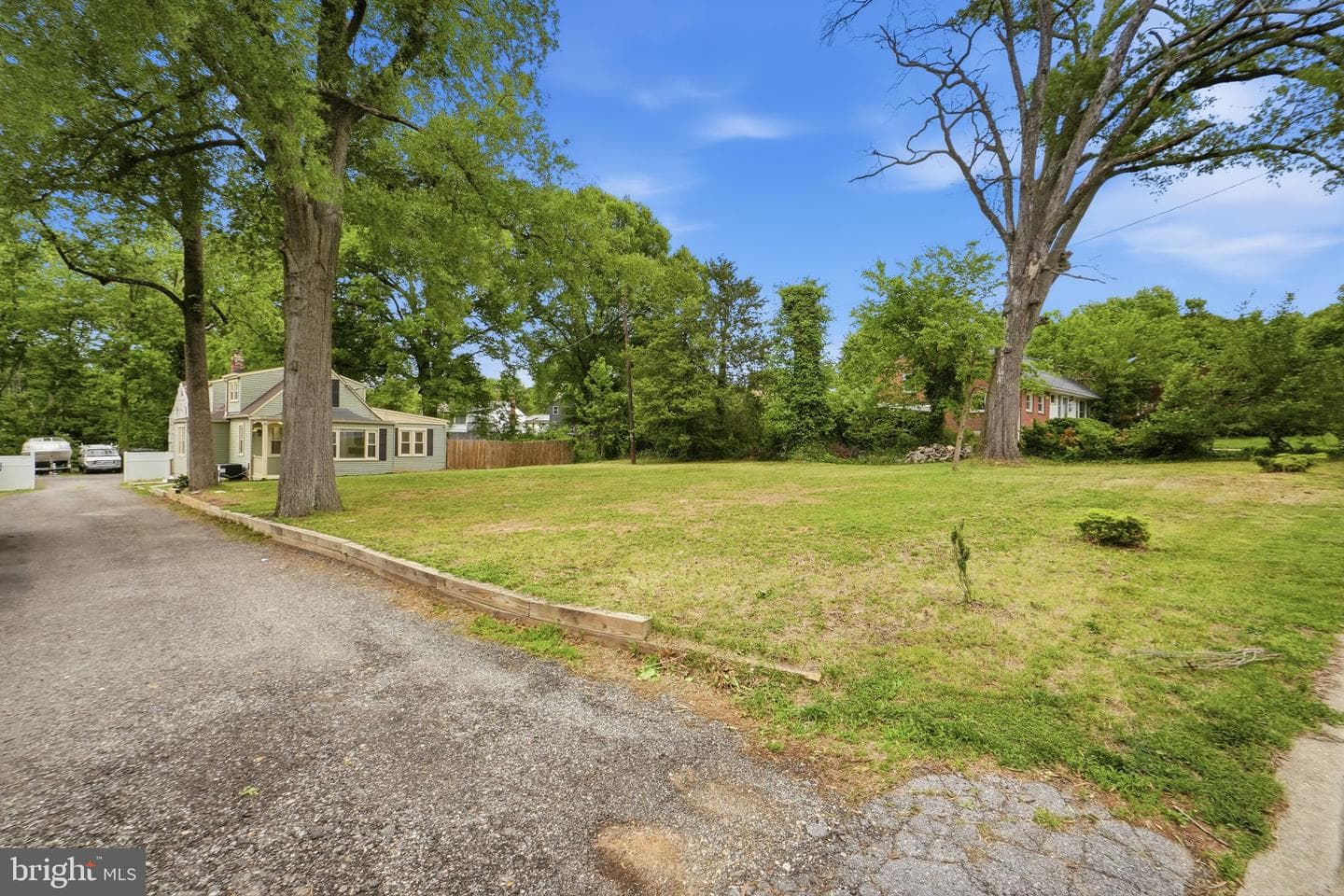5906 Berwyn Road photo 42