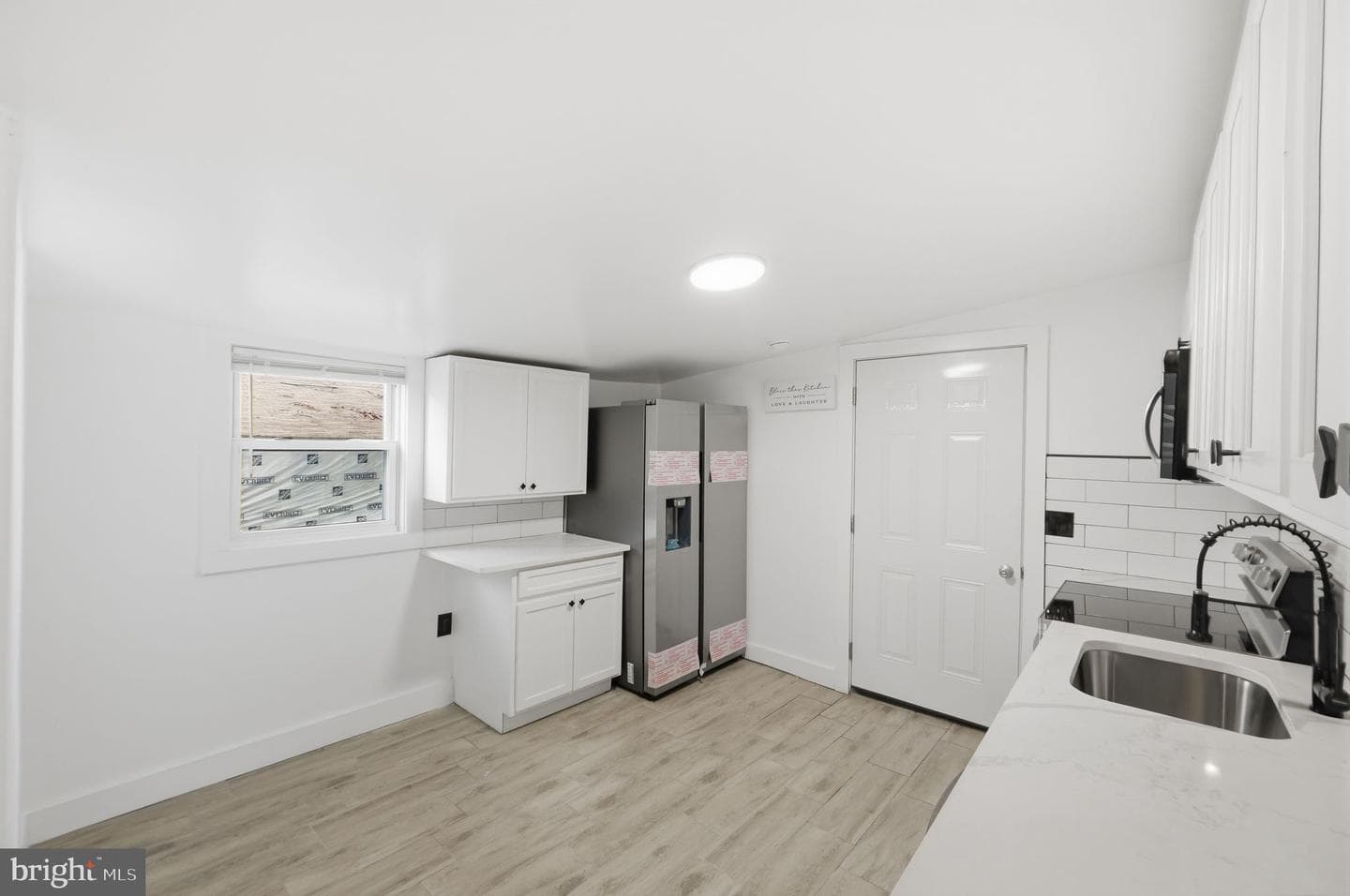 5906 Berwyn Road photo 9