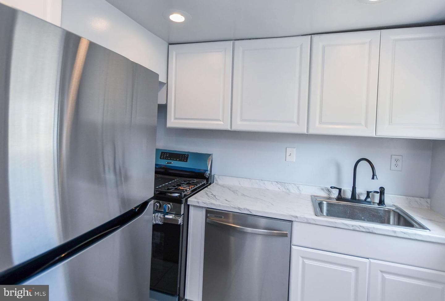 2444 Iverson Street photo 25