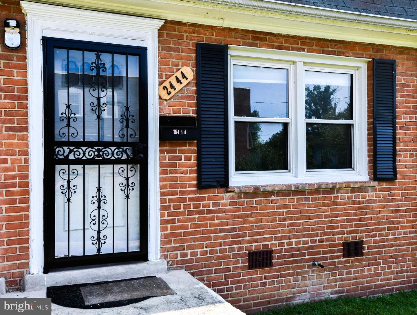 2444 Iverson Street photo 9
