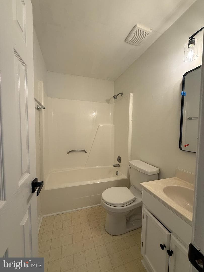 8915 Grandhaven Avenue photo 13