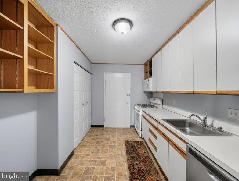 6100 Westchester Park Drive #913 photo 4