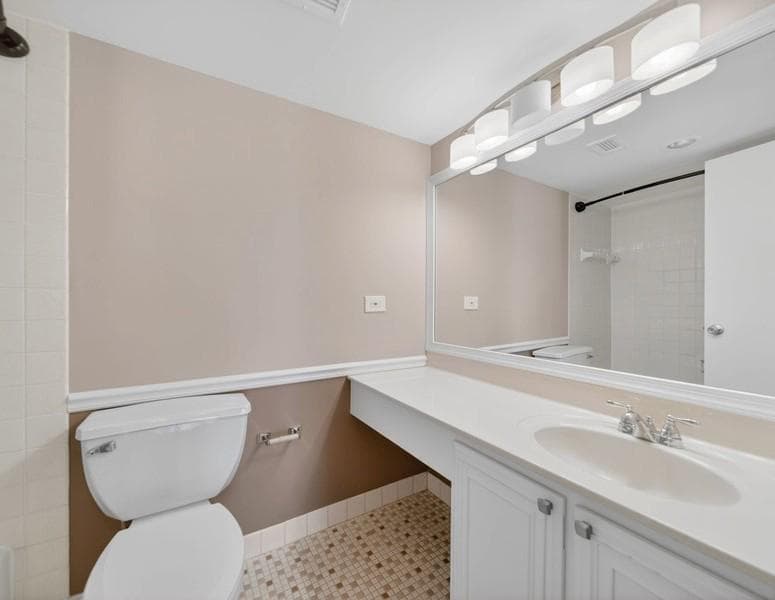 6100 Westchester Park Drive #913 photo 7