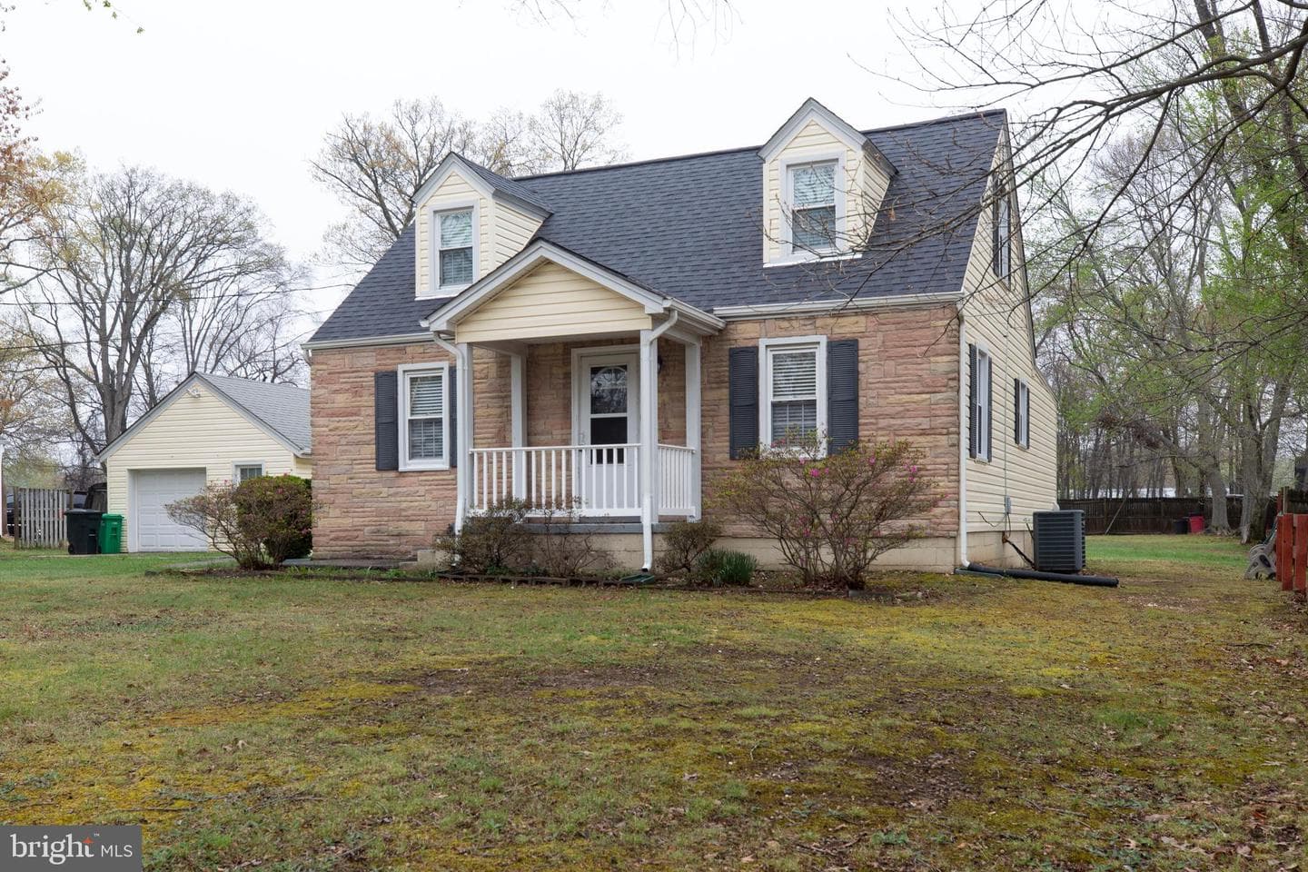 8104 Prince Georges Drive photo 2