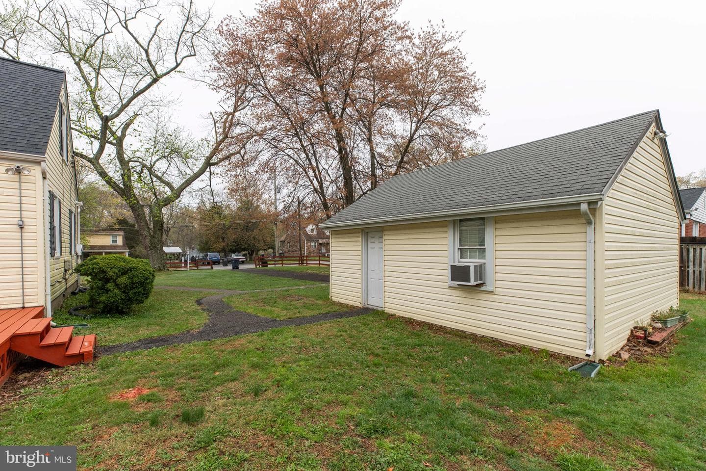 8104 Prince Georges Drive photo 39