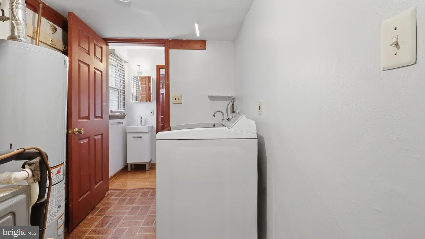 6719 Knollbrook Drive photo 23