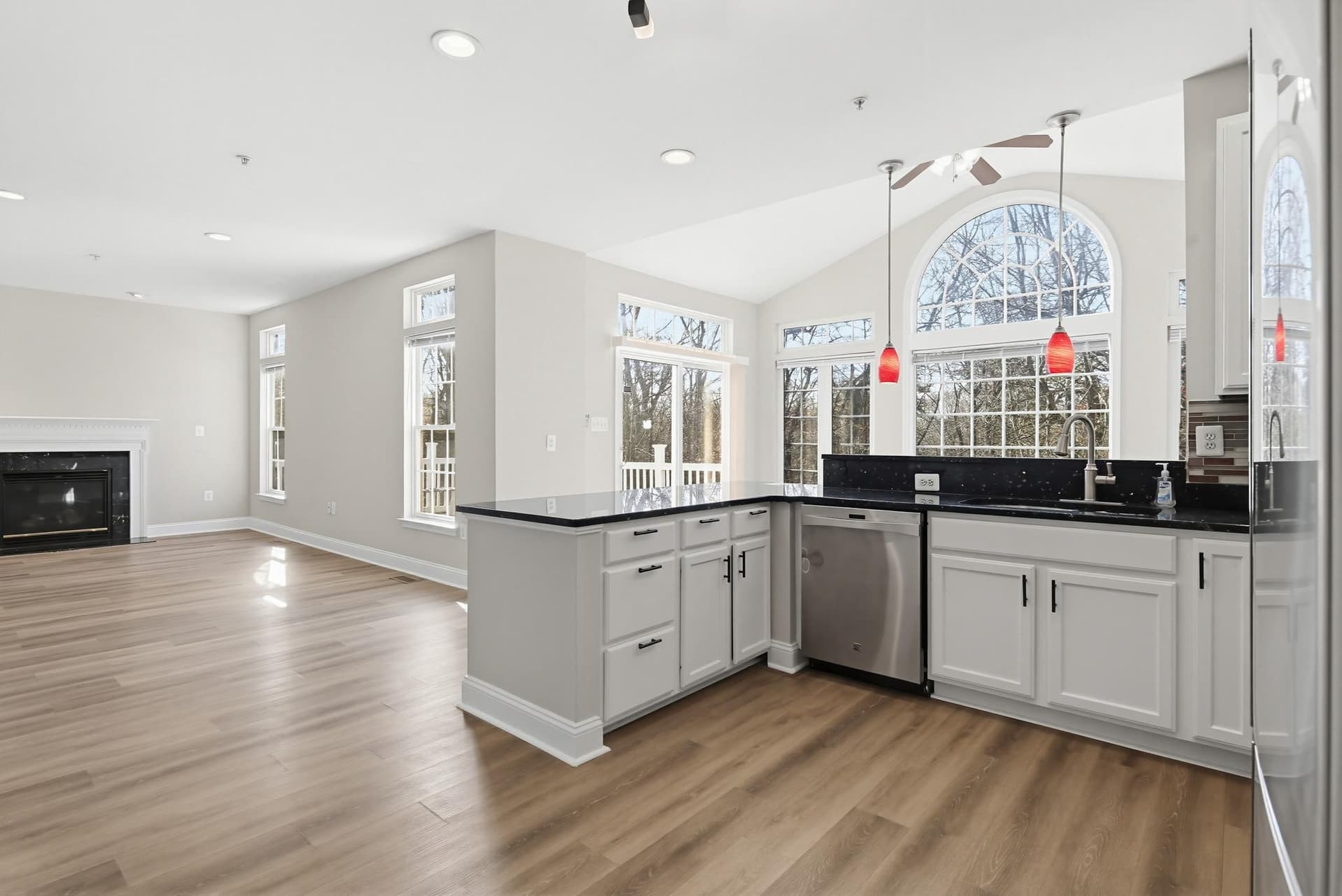 14603 Farnham Lane photo 16
