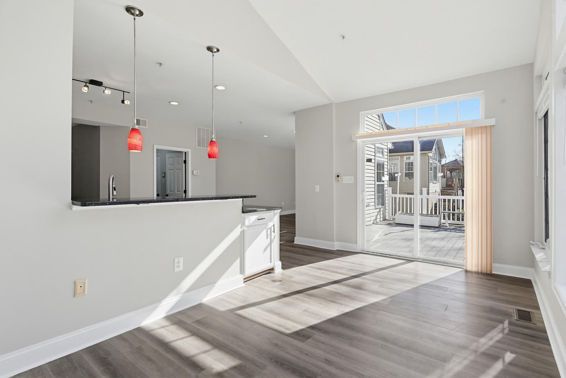 14603 Farnham Lane photo 19