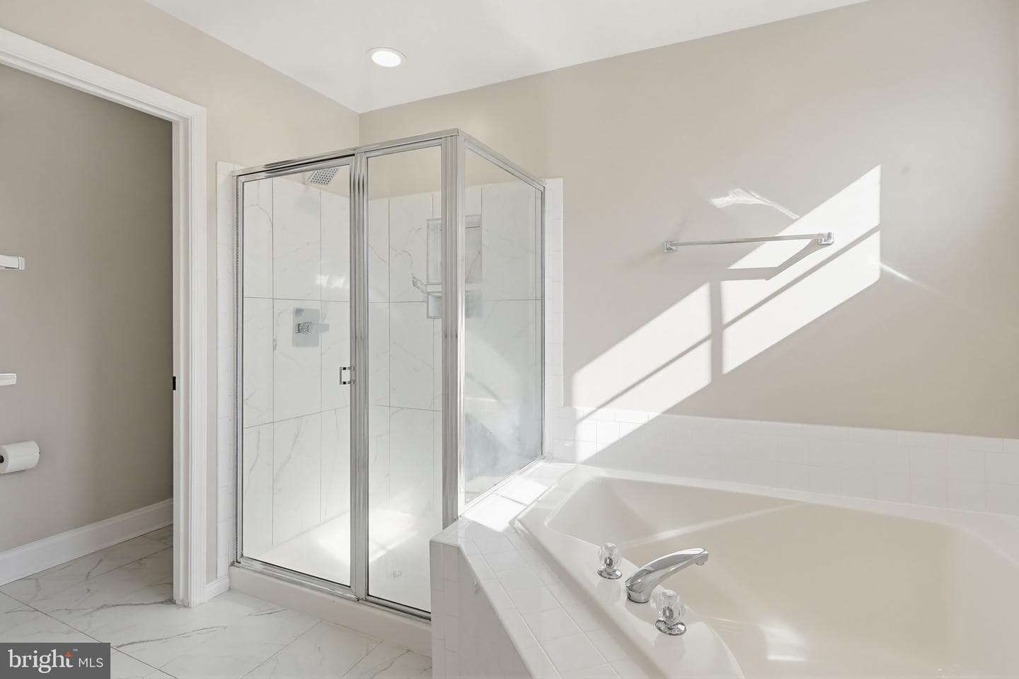 14603 Farnham Lane photo 34