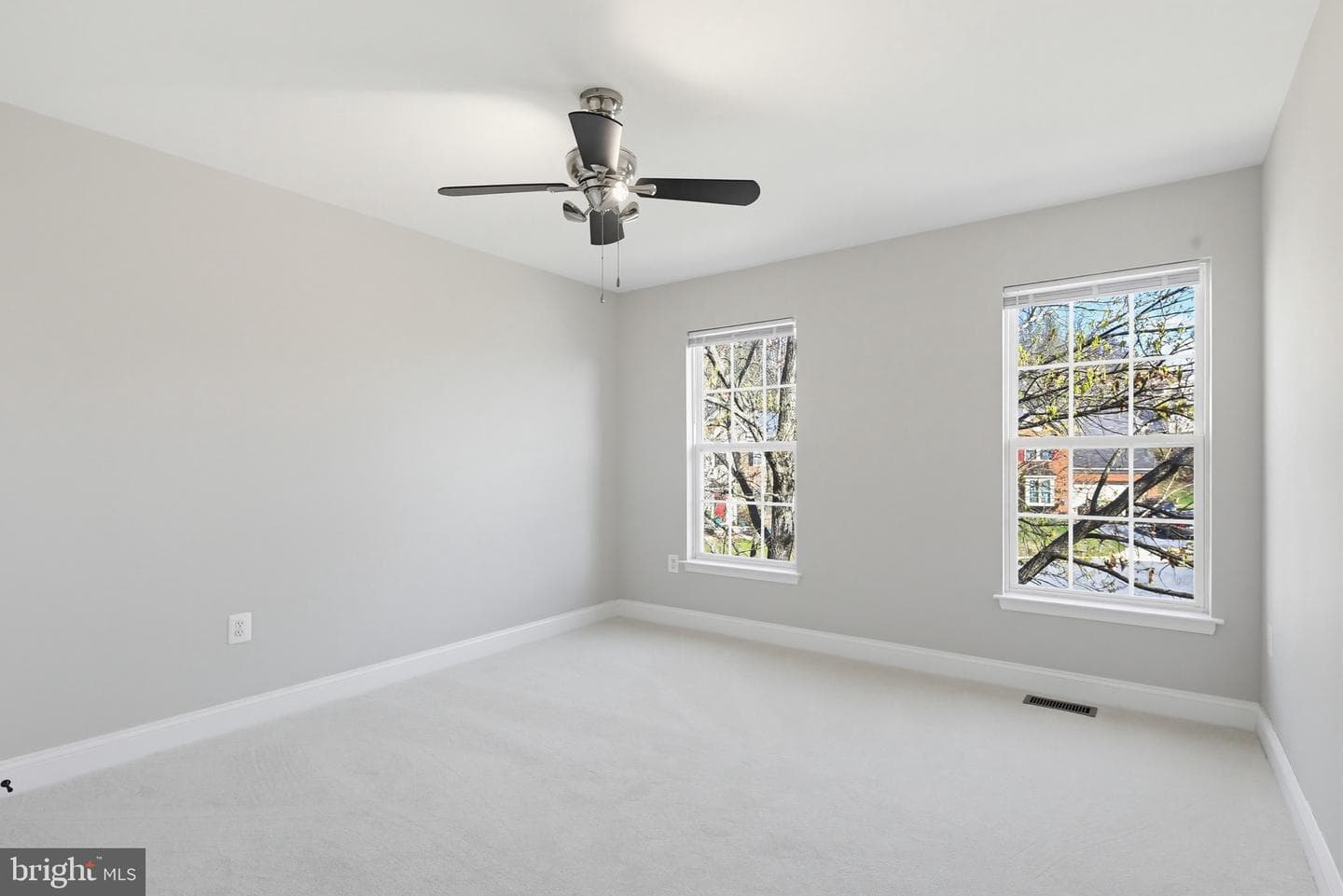 14603 Farnham Lane photo 39