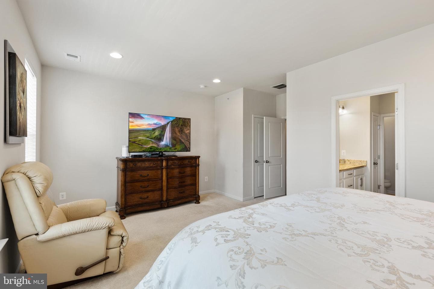510 Harborview Drive photo 19